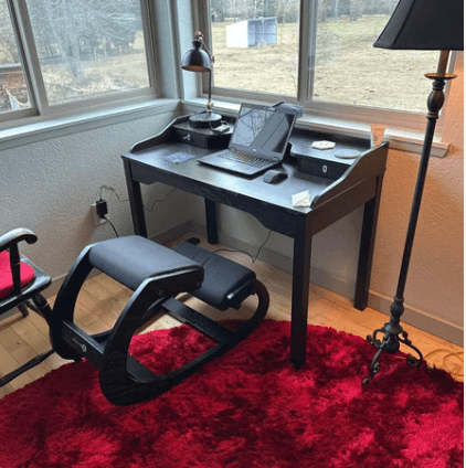 Are Kneeling Chairs Good for Hip Pain? Expert Guide (2025)