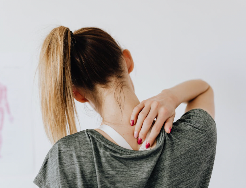 Is it dangerous to massage your neck?