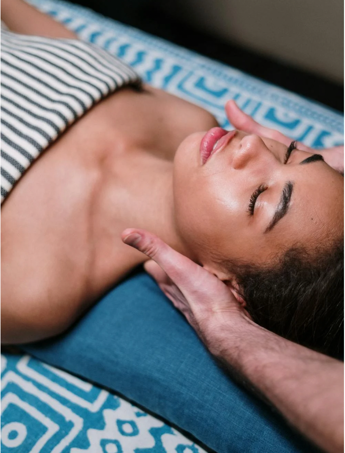 Massage Tables for Sale: How to Choose the Perfect Table for Your Needs